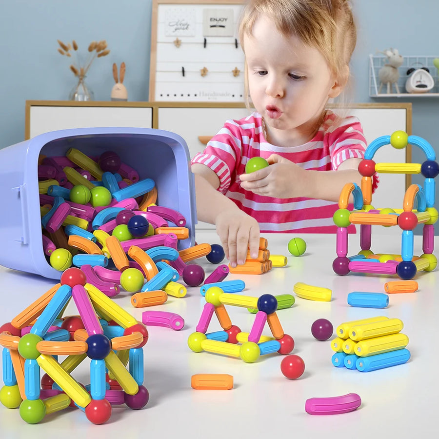 Children's magnetic construction set